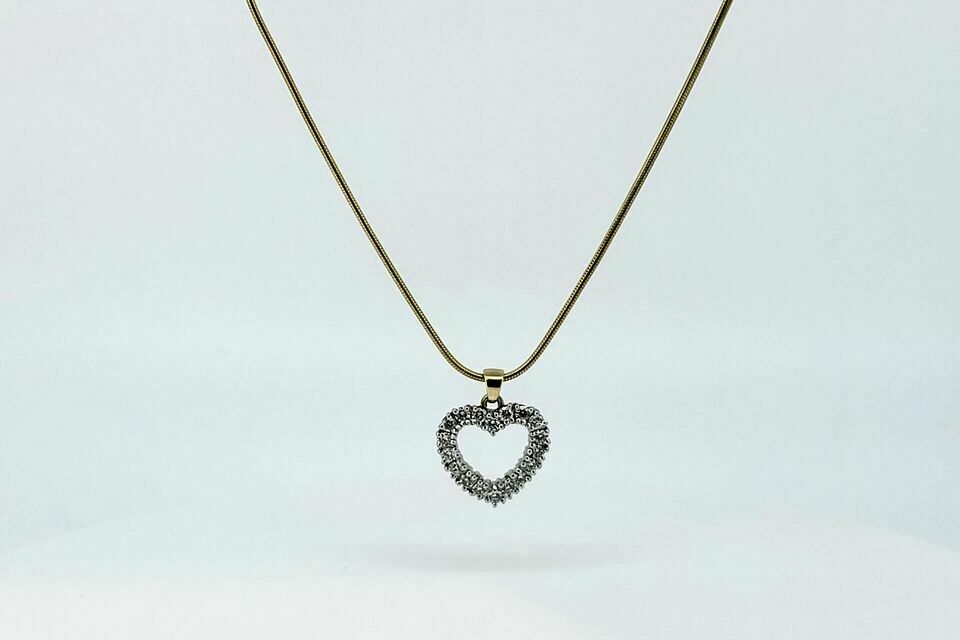 Diamond Heart Pendant & Chain- 9ct